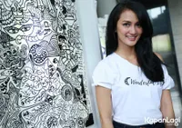 Foto Atiqah Hasiholan