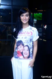 Foto Atiqah Hasiholan