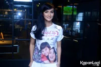 Foto Atiqah Hasiholan