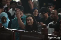 Foto Atiqah Hasiholan