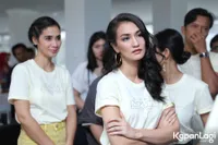 Foto Atiqah Hasiholan