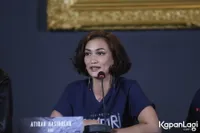 Foto Atiqah Hasiholan