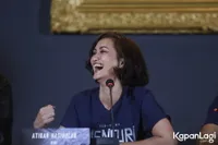 Foto Atiqah Hasiholan