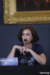 Foto Atiqah Hasiholan