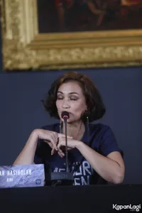 Foto Atiqah Hasiholan