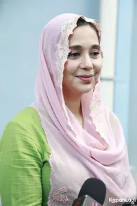 Foto Ayu Azhari