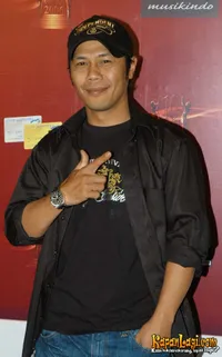 Foto Azis Jamrud