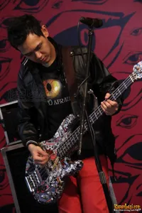 Foto Bondan Prakoso feat Fade2Black