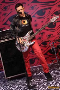 Foto Bondan Prakoso feat Fade2Black