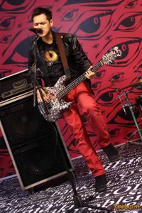 Foto Bondan Prakoso feat Fade2Black