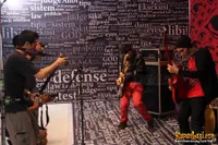 Foto Bondan Prakoso feat Fade2Black