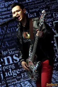 Foto Bondan Prakoso feat Fade2Black