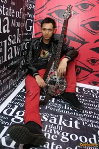 Foto Bondan Prakoso feat Fade2Black