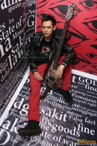 Foto Bondan Prakoso feat Fade2Black