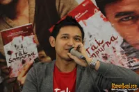 Foto Bondan Prakoso feat Fade2Black