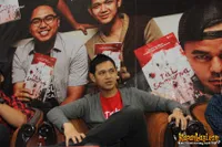 Foto Bondan Prakoso feat Fade2Black