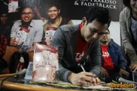 Foto Bondan Prakoso feat Fade2Black