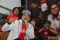 Foto Bondan Prakoso feat Fade2Black