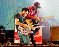 Foto Bondan Prakoso feat Fade2Black