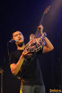 Foto Bondan Prakoso feat Fade2Black