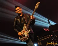 Foto Bondan Prakoso feat Fade2Black