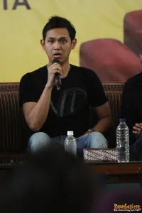 Foto Bondan Prakoso feat Fade2Black