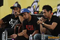 Foto Bondan Prakoso feat Fade2Black