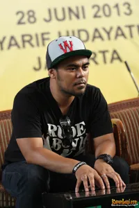 Foto Bondan Prakoso feat Fade2Black