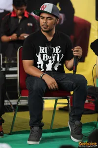 Foto Bondan Prakoso feat Fade2Black