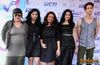 Foto Bukan Bintang Biasa