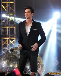 Foto Bukan Bintang Biasa