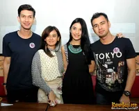 Foto Bukan Bintang Biasa