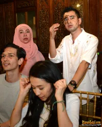 Foto Bukan Bintang Biasa