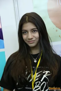 Foto Cassandra Sheryl Lee