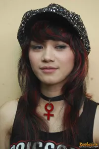 Foto Dara The Virgin