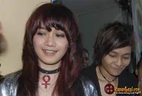 Foto Dara The Virgin