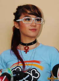 Foto Dara The Virgin