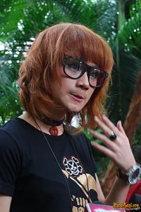 Foto Dara The Virgin