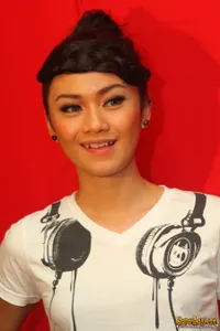 Foto Dara The Virgin