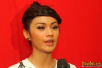 Foto Dara The Virgin