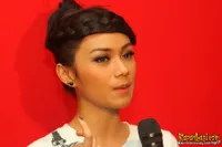 Foto Dara The Virgin