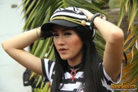 Foto Dara The Virgin