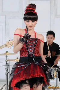 Foto Dara The Virgin