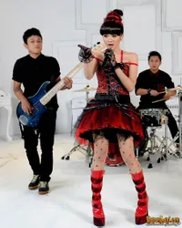 Foto Dara The Virgin