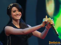 Foto Dara The Virgin