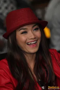 Foto Dara The Virgin