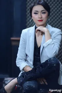 Foto Dara The Virgin