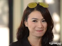 Foto Dara The Virgin