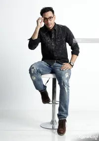 Foto Darius Sinathrya