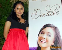 Foto Dee Deee